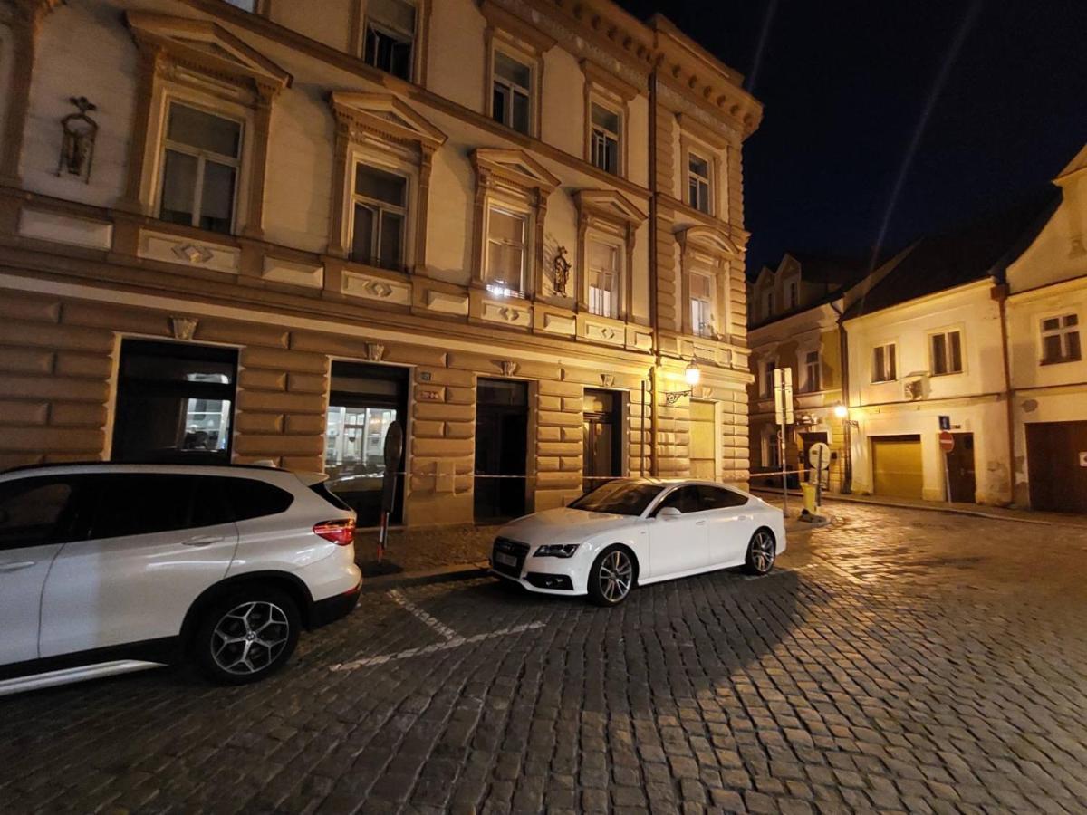 Byt 2+Kk Na Velkem Namesti Hradec Králové エクステリア 写真