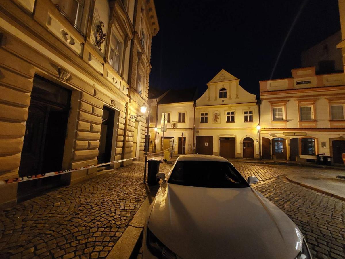 Byt 2+Kk Na Velkem Namesti Hradec Králové エクステリア 写真