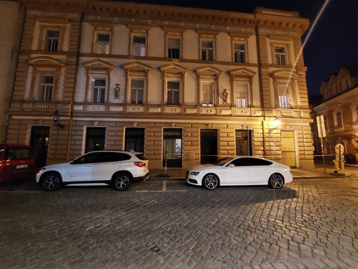 Byt 2+Kk Na Velkem Namesti Hradec Králové エクステリア 写真