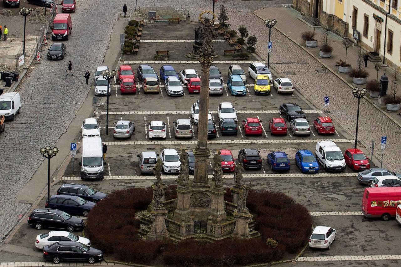 Byt 2+Kk Na Velkem Namesti Hradec Králové エクステリア 写真